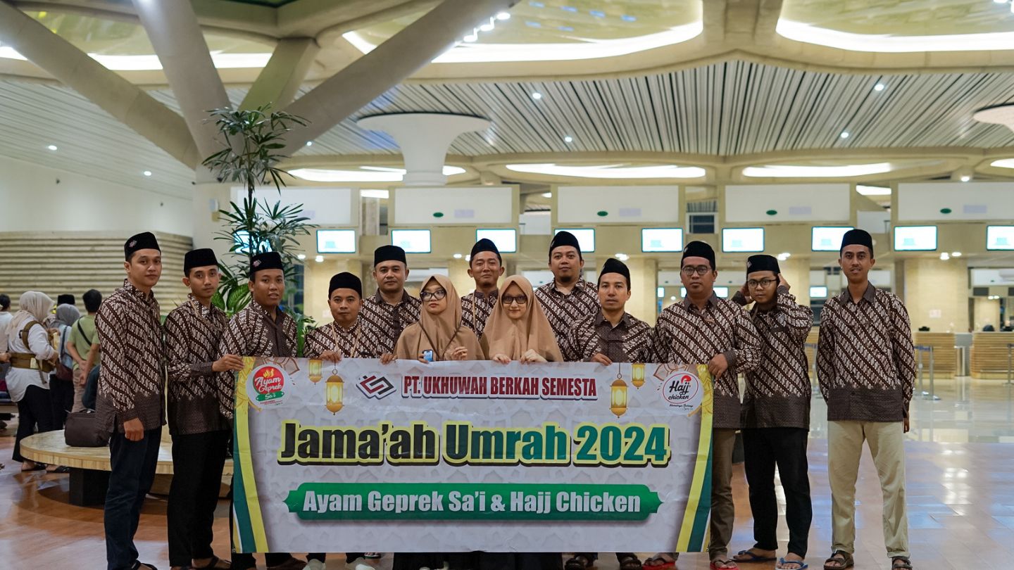 PT. Ukhuwah Berkah Semesta Memberangkatkan Karyawan Umrah Gratis Sebagai Wujud Implementasi Visi dan Misi Perusahaan
