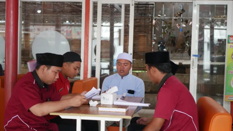Karyawan di Ayam Geprek Sa’i Itu Bagaikan “Dititipkan” ke Daycare Tapi Isinya Belajar Ngaji dan Digaji