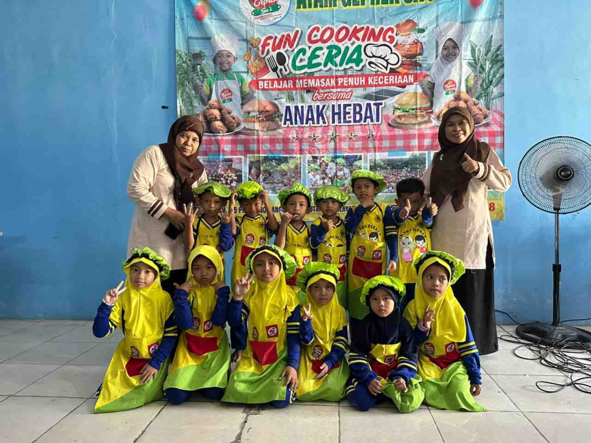 Serunya Fun Cooking TK ABA Bleber Bareng Ayam Geprek Sa’i, Belajar Masak Sambil Bermain
